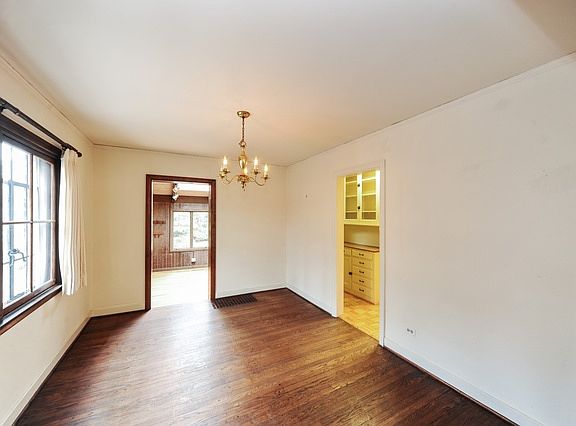 5th image of 1896 Elmwood Dr
