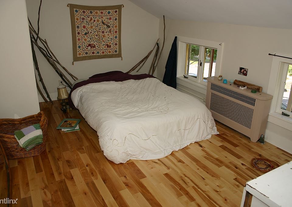 2nd image of 130 Lake Ave