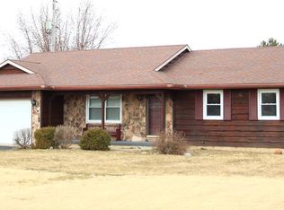 514 Eisenhower Dr, Fostoria, OH 44830