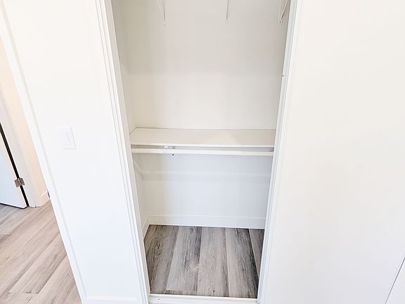 5th image of 13160 Victory Blvd #2