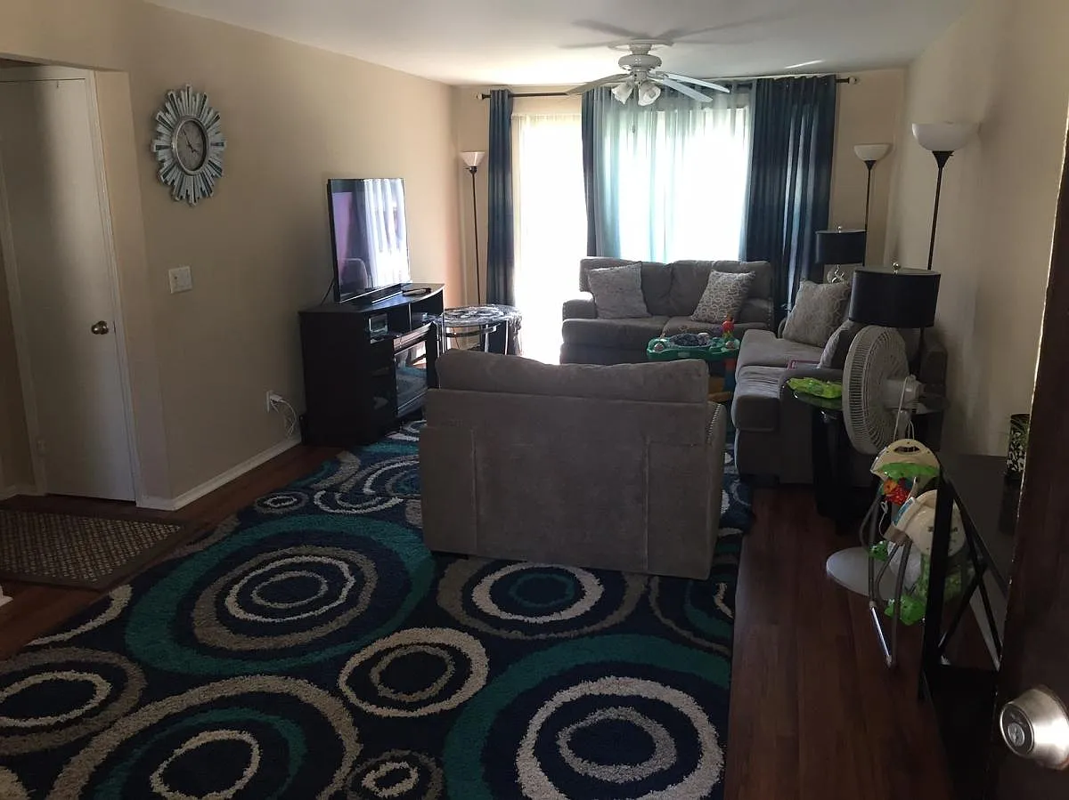 2 bed, 992 sqft, $1,175 — Photo 2