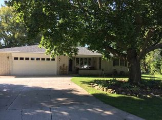 560 River Hts, Shawano, WI 54166