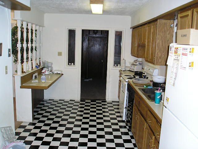 2nd image of 302 S Walnut St