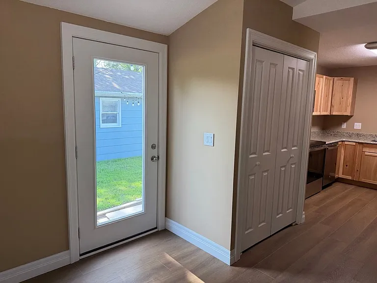 1522 Cron St — Photo 8