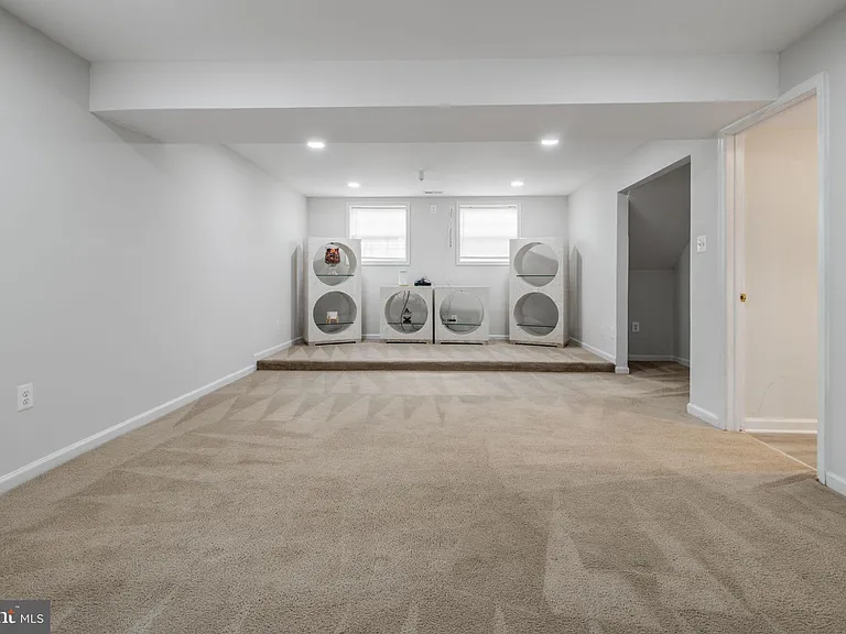 7602 Mezmer Ln — Photo 6