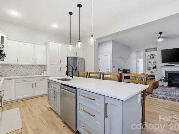 8636 Sagekirk Ct, Charlotte, NC 28278