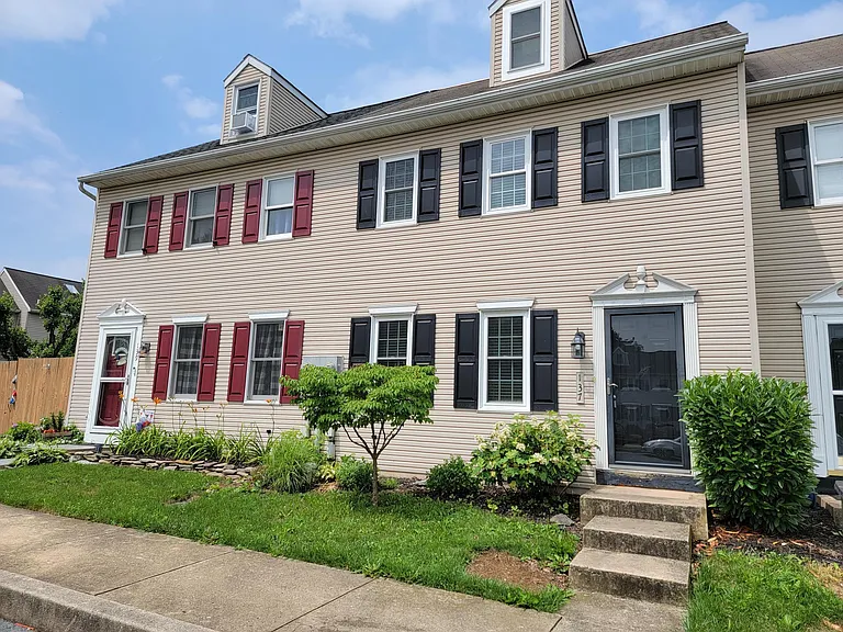 137 Village Ct — Photo 1