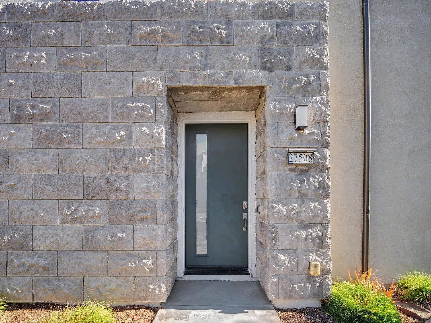 5 bed, 4.5 bath, 3377 sqft, $6,495 — Photo 4