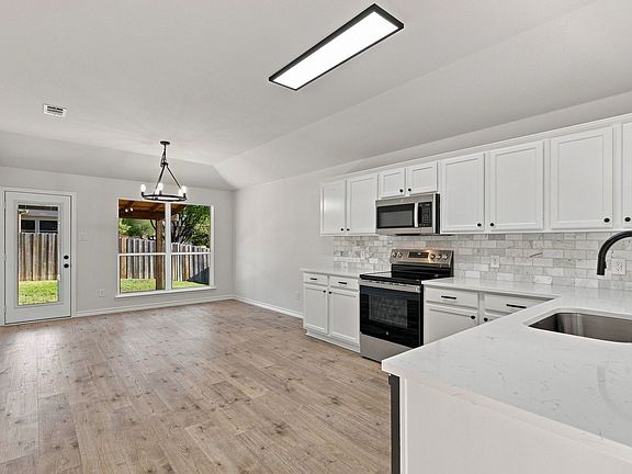 2nd image of 704 Sequoia Dr