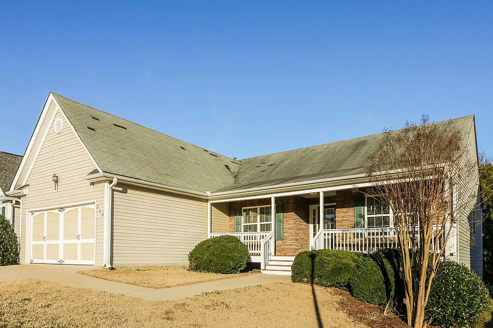 3 bed, 2.0 bath, 1626 sqft, $2,520 — Photo 4