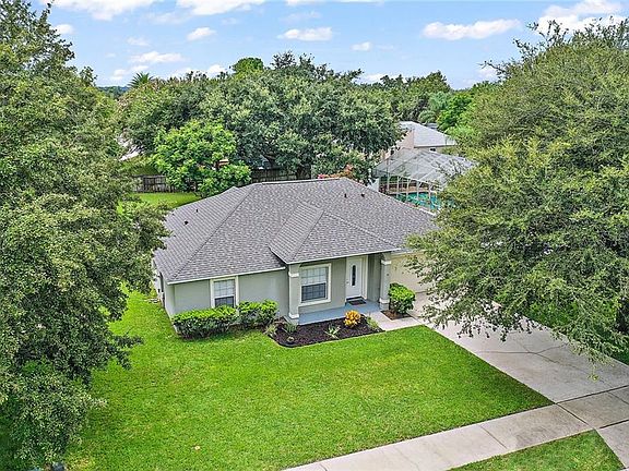 3rd image of 844 Park Valley Cir