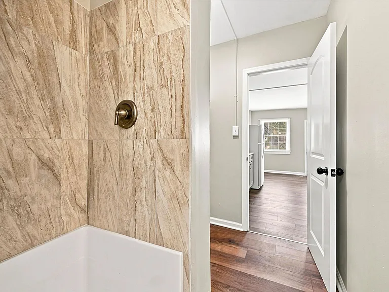 571 Olive St — Photo 10