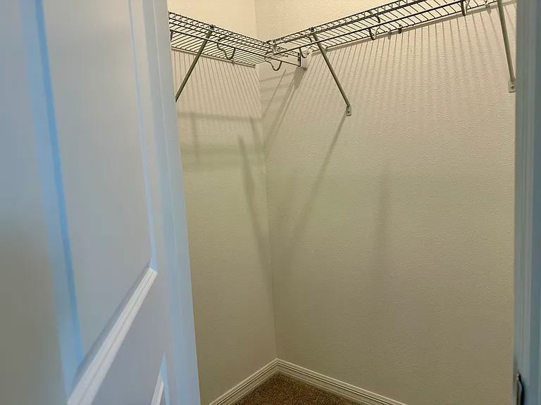 534 Wayland Dr — Photo 15