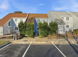 1528 Goldenrain Ct, Reston, VA 20190