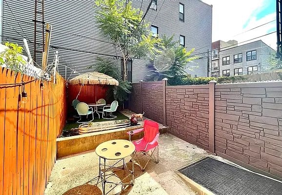 Rented by Pear NYC LLC | media 23