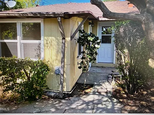 1523 N Grand Oaks Ave #2 Photo 1