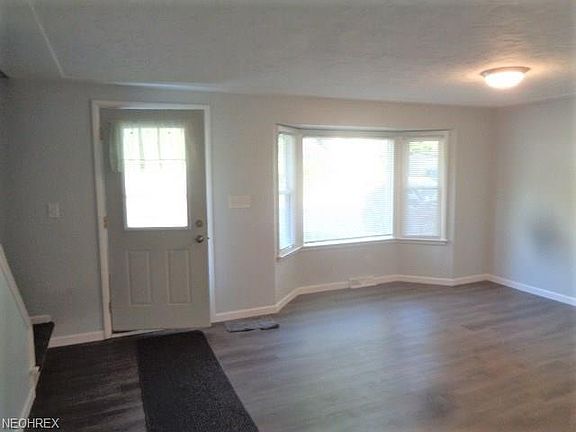 4th image of 741 Irving Park Blvd