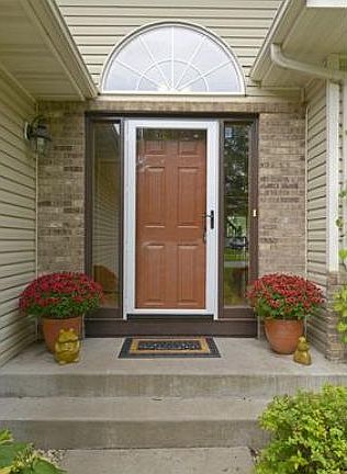 3rd image of 10529 Van Buren Cir NE