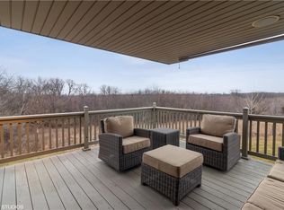 15411 Oakwood Dr, Urbandale, IA 50323