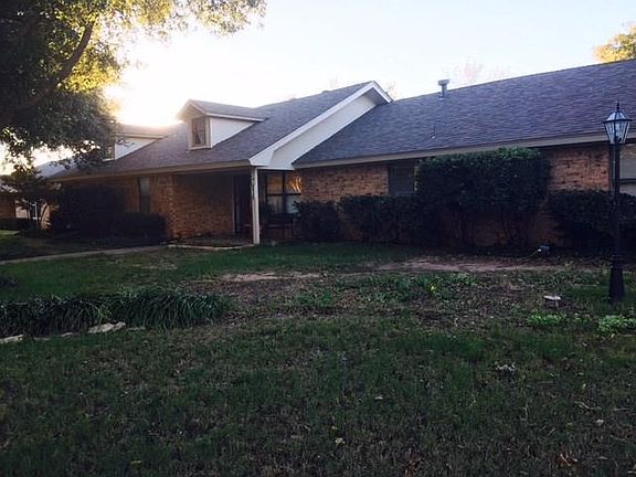 2nd image of 834 Green Valley Dr