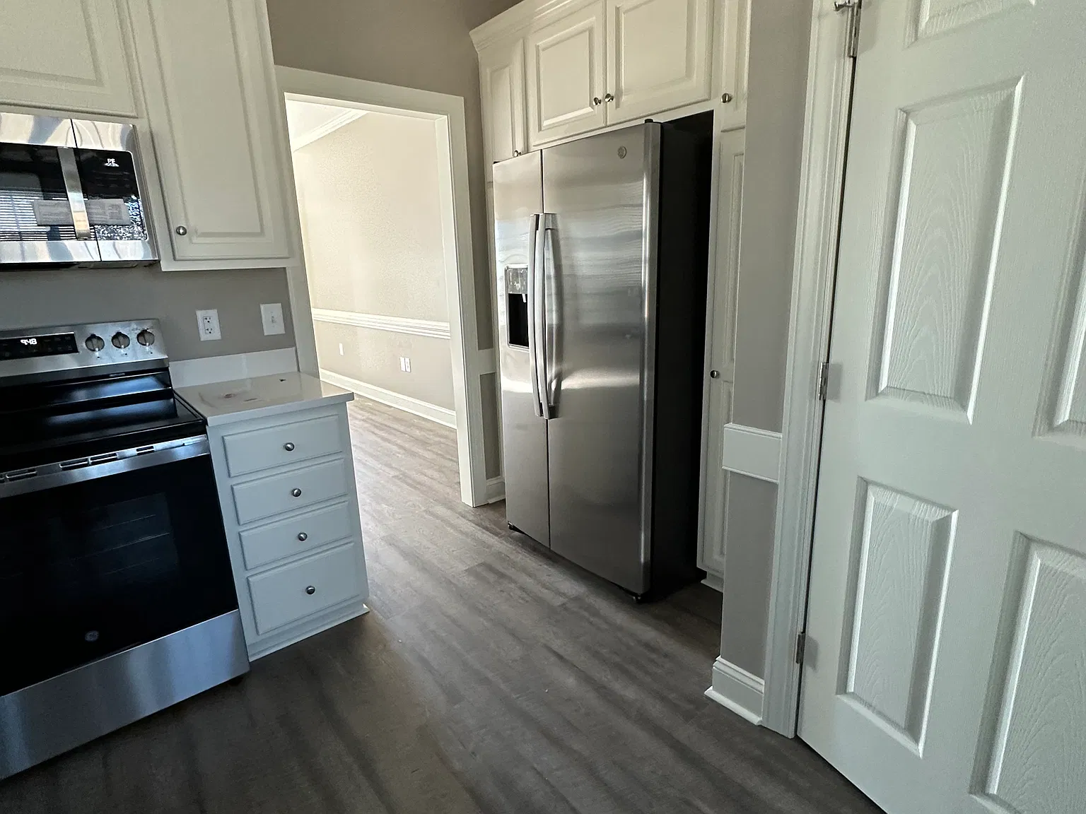 2833 Daisy Ln N — Photo 4