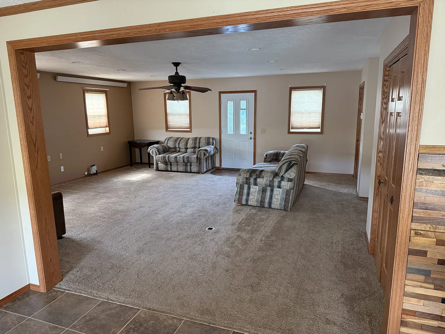 2 bed, 1300 sqft, $1,000 — Photo 4