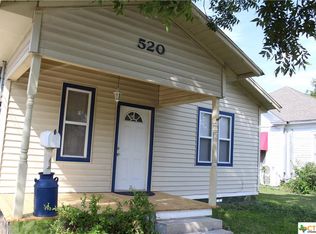 520 E Mountain St, Seguin, TX 78155