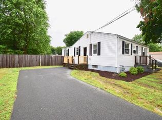96 Redfern Dr, Springfield, MA 01109