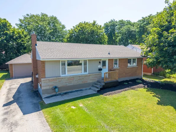 3676 Dorchester Rd, Niagara Falls, ON L2J 3A5