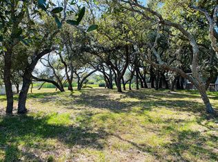 121 Marion Dr, Rockport, TX 78382