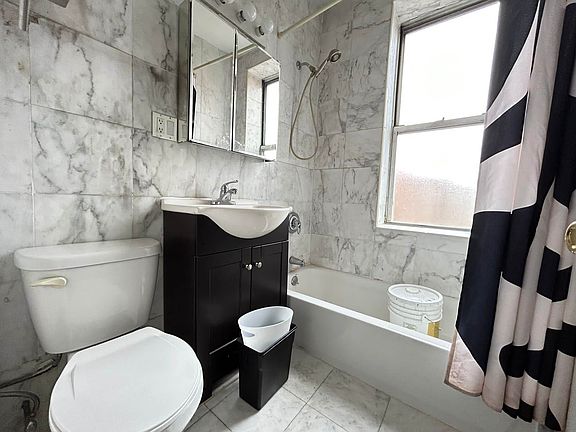 4th image of 1101 Union St APT D3