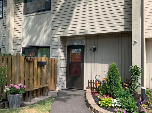 39 Centennial Rd, Telford, PA 18969