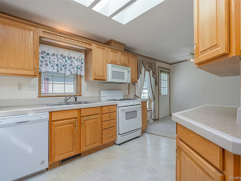 39 Cedar Flats Rd — Photo 15