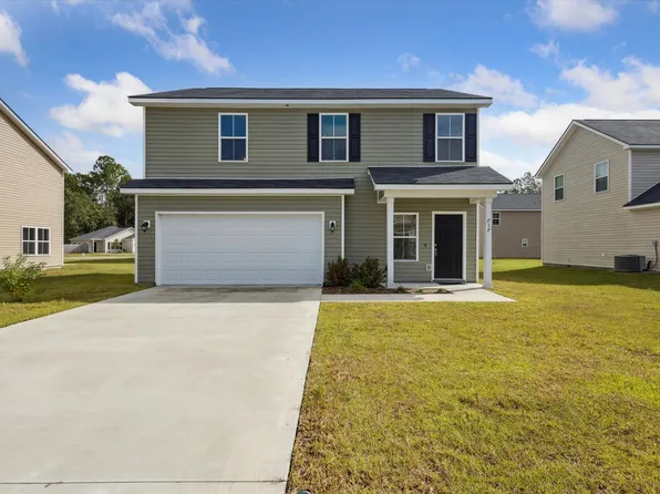 717 Mill Creek Cir, Hinesville, GA 31313