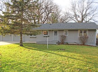 9450 Shady Ln, Chaska, MN 55318