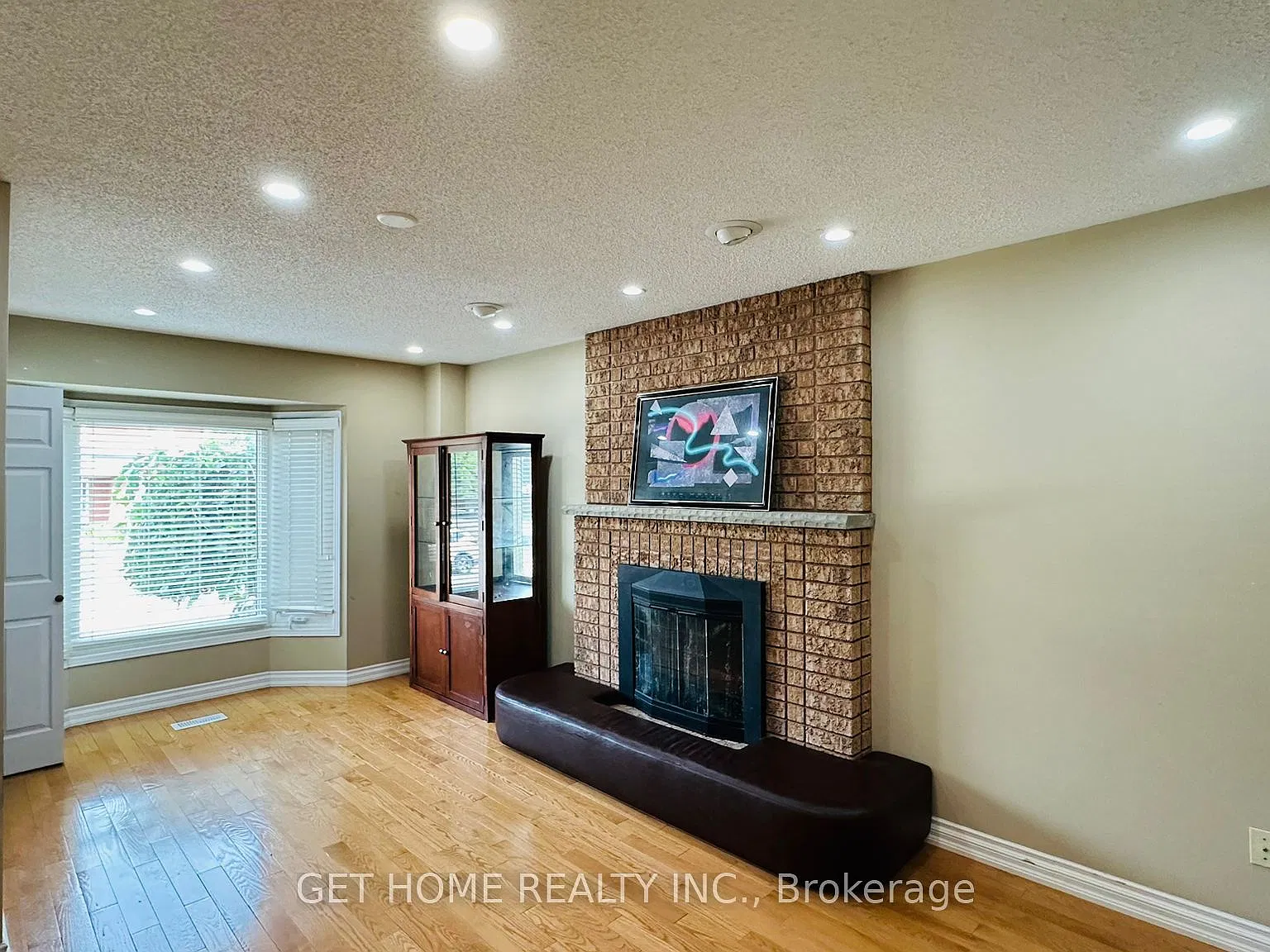 4 bed, $3,200 — Photo 4