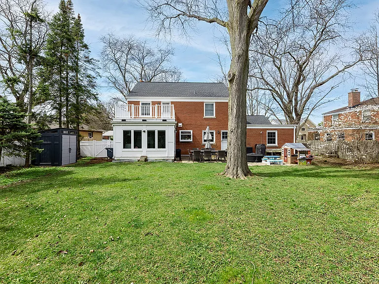 259 Cornell Ave — Photo 39