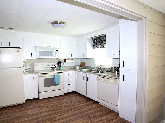 4th image of 5803 Danbury Ln