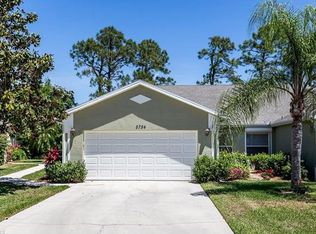 5754 Greenwood Cir, Naples, FL 34112