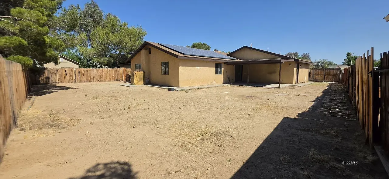 3 bed, 1339 sqft, $1,825 — Photo 2