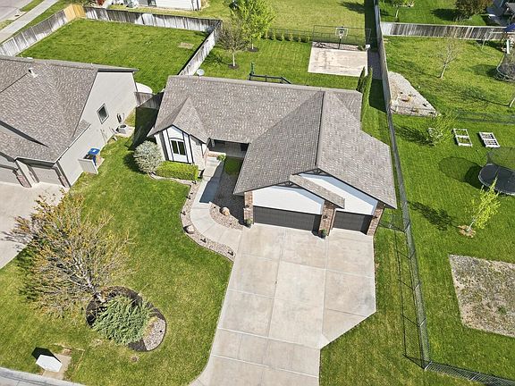 2nd image of 726 W Sandstone Ct