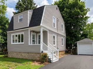 2 Cottage Pl, Haverhill, MA 01835