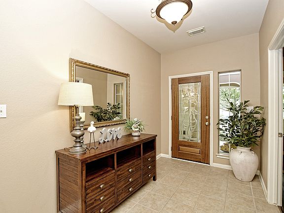 4th image of 1205 Magnolia Ct