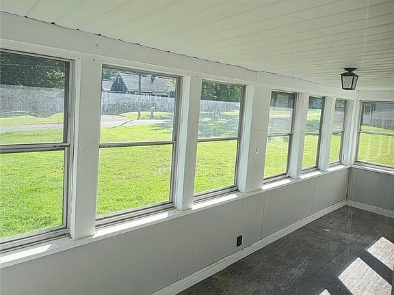 5th image of 2255 Summit Blvd