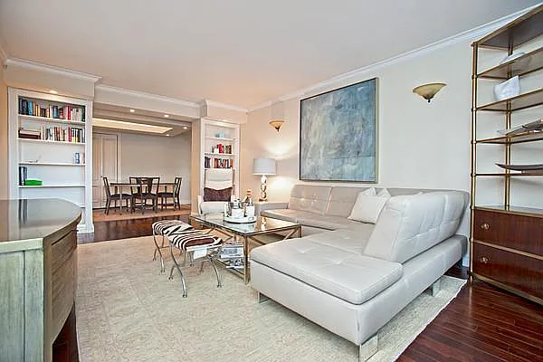 Sold by Qwest Residential Downtown LLC | media 11