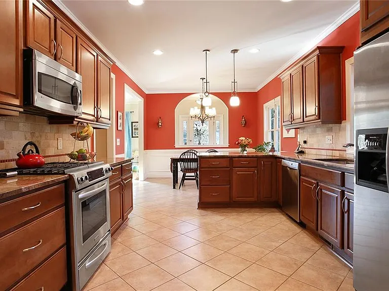 1084 Country Ln NE — Photo 7