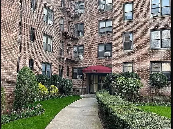 2251 Plumb 1st Street image 1 of 1