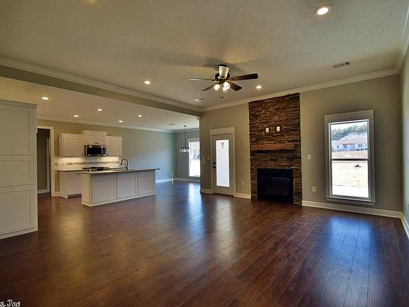 3rd image of 1910 Mulberry Dr