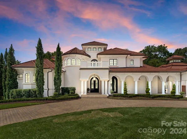 8406 Eagle Gln, Charlotte, NC 28210