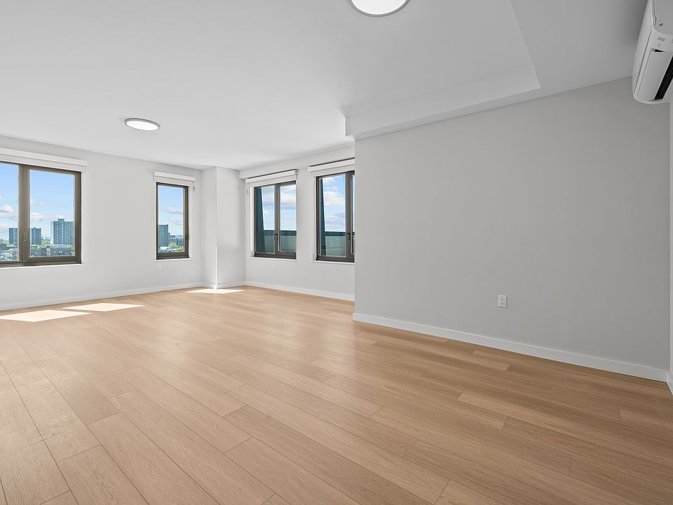 1st image of 2905 W 17th St #7B